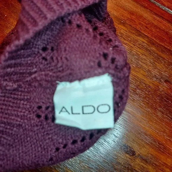 Aldo | Fall/Winter Versatile Burgundy Knitted Hat - Picture 7 of 10